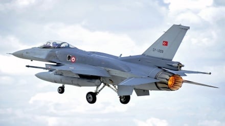 Cazas iraquíes atacan escondites de Daesh y matan a 7 terroristas