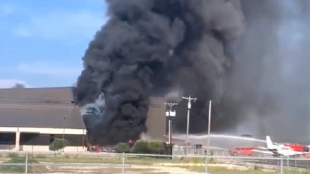 一架小型飞机在美国得克萨斯州坠毁