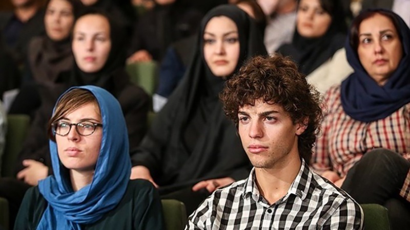 イランの大学に５万人の外国人留学生が在籍