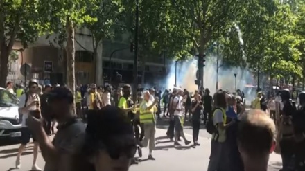Gilets jaunes: malgré la canicule, les Parisiens restent mobilisés