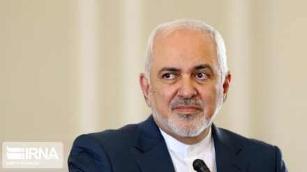 Irán felicita a Boris Johnson y le asegura que protegerá sus aguas