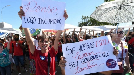 Exministros brasileños protestan contra políticas de Bolsonaro