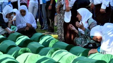 Bosnians mark 25th anniversary of Srebrenica massacre 