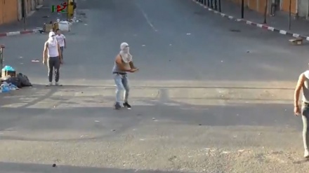 Warga Palestina Bentrok dengan Pasukan Zionis di al-Khalil