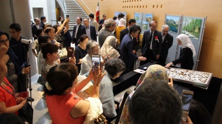 日・イ 外交関係樹立90周年記念 ラスター彩陶展覧会が開幕（動画）