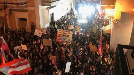 Se levanta una rebelión contra el régimen corrupto de Rosselló