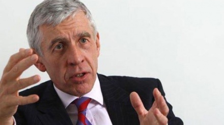 元イギリス外相が、回顧録で対イラン敵対行為を述懐