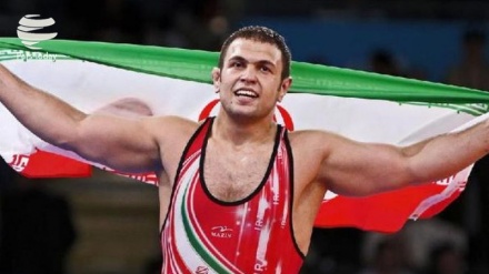 伊朗摔跤手获得2012年伦敦奥运会的金牌