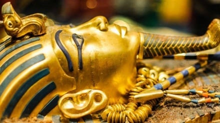 चोरी की गई मिस्र के फ़िरौन की 3,000 वर्ष पुरानी मूर्ति की लंदन में नीलामी से मिस्र आग-बबूला