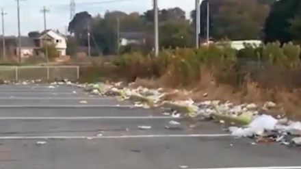 日本のある街で多量のゴミが回収されずに放置（画像）