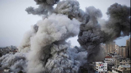 サウジ軍戦闘機が、イエメンの首都を爆撃
