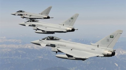 サウジ連合軍の戦闘機が、イエメンの首都を攻撃