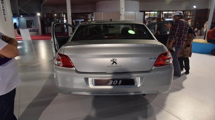 İranlı gençlerin Peugeot firmasının sözünü tutmamasına cevabı