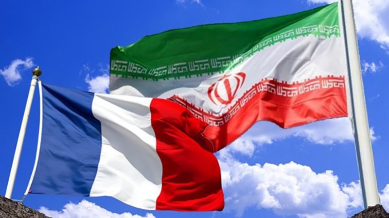 イランとフランスの国旗