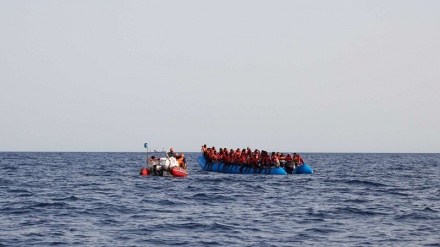 Migranti, la nave Open Arms salva 44 persone