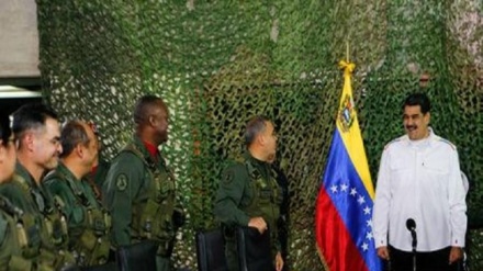 Maduro pide a militares colombianos desobedecer planes de EEUU