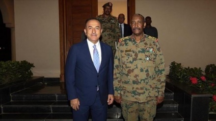 Çavuşoğlu Sudan Askeri Geçiş Konseyi Başkanı ile görüştü
