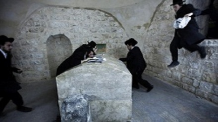 Ribuan Pemukim Zionis Masuk ke Kompleks Makam Nabi Yusuf as