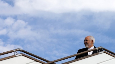 扎里夫离开比亚里茨返回德黑兰