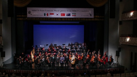 Konser MIKTA-Iran di Vahdat Hall 