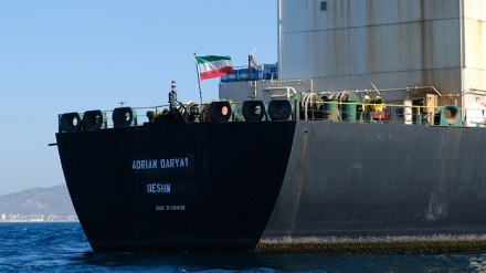 АҚШ: Грекия ирандық танкерге көмектеспеуі керек