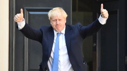 Johnson paralajmëron parlamentin