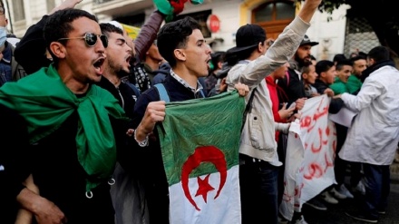Algeria: diversi arresti nella capitale nel corso delle manifestazioni