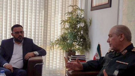 强调维护伊拉克的独立、团结、领土完整