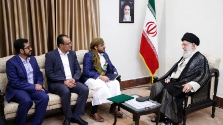 Leader meets visiting Ansarullah delegation  