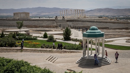 Kereta Wisata Pertama ke Malayer (2)