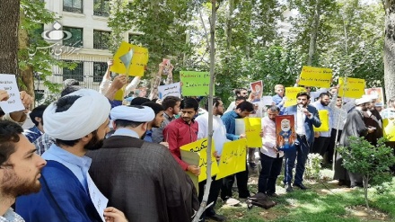 İran'da üniversiteliler ve medrese  öğrencileri Keşmir halkının öldürülmesini kınadı 