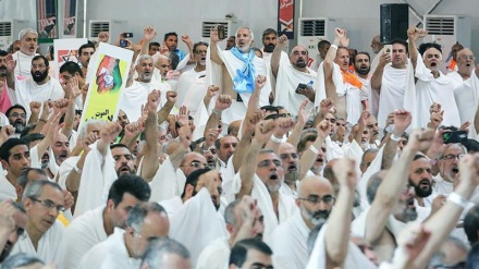 Jamaah Haji Gelar Ritual Bara'ah dari Kuam Musyrik di Padang Arafah