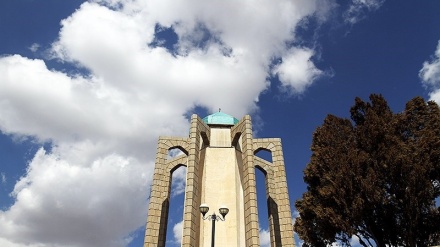 Makam Baba Taher di Hamedan 