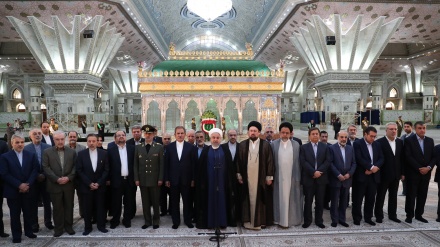 Prezdent və İroni devlət heyəti uzvon de mərhum imom Xomeyni hədəfon tojədən əhdışon baste.