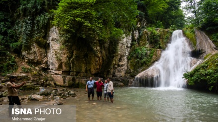 Ujëvara Lowe në provincën Golestan të Iranit