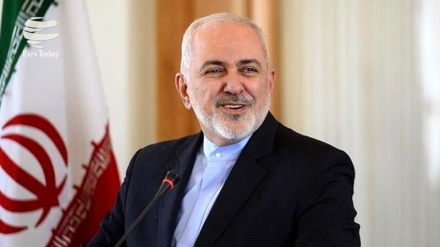 Zarif Çin’in 71. kuruluş yıldönümünü kutladı