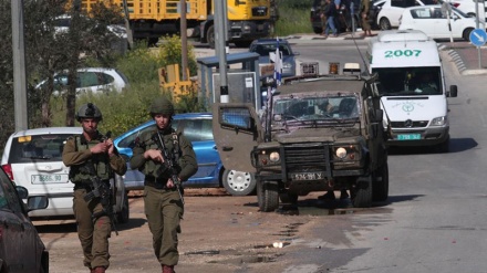 Forcat sioniste arrestojnë 10 palestinezë në Bregun Perëndimor
