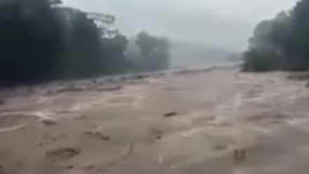 Indonesia, 18 morti per le inondazioni 
