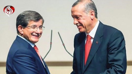 Ahmet Davutoğlu'ndan Erdoğan'ın siyasetlerine eleştiri 