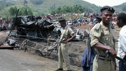 Uganda: esplode un'autocisterna, almeno 19 morti