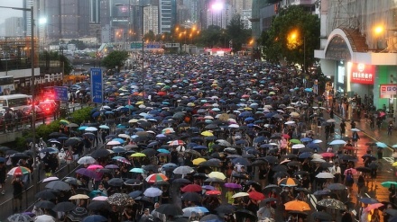 Ketika Cina Menahan Diplomat Inggris