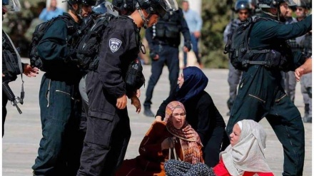 Diserbu Zionis, Anak Kecil dan Wanita Palestina Berlarian