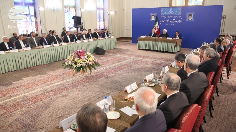 Kunjungan Presiden RII Hassan Rouhani ke Kemlu negara ini.