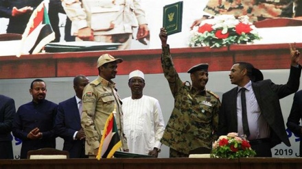 Sudan’s military rulers, opposition coalition sign final agreement on civilian rule 