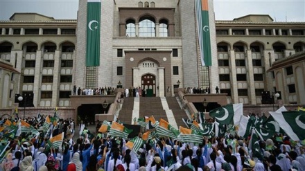 Tens of thousands hold anti-India rallies in Pakistan over Kashmir