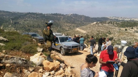 Colonos israelíes asaltan sur de Al-Quds