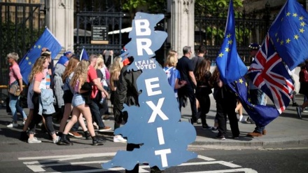 Londra pronta a spendere altri 2,6 mld dlr per no-deal Brexit