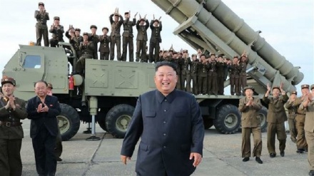 Kim Jong un Awasi Langsung Uji Coba Peluncur Rudal baru