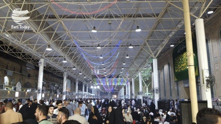 Suasana Kompleks Makam Imam Ali as di Hari Raya Ghadir