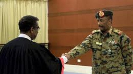 Sudan: giura il capo del Consiglio